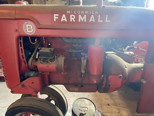 Image of Farmall B equipment image 2