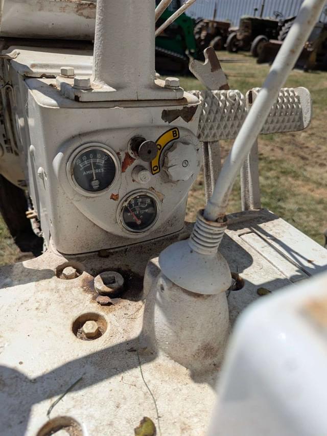 Image of Farmall C equipment image 4