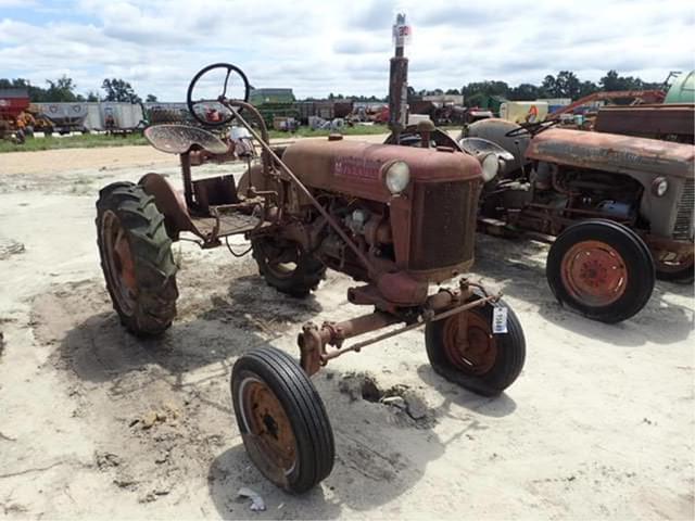 Image of Farmall Cub equipment image 2