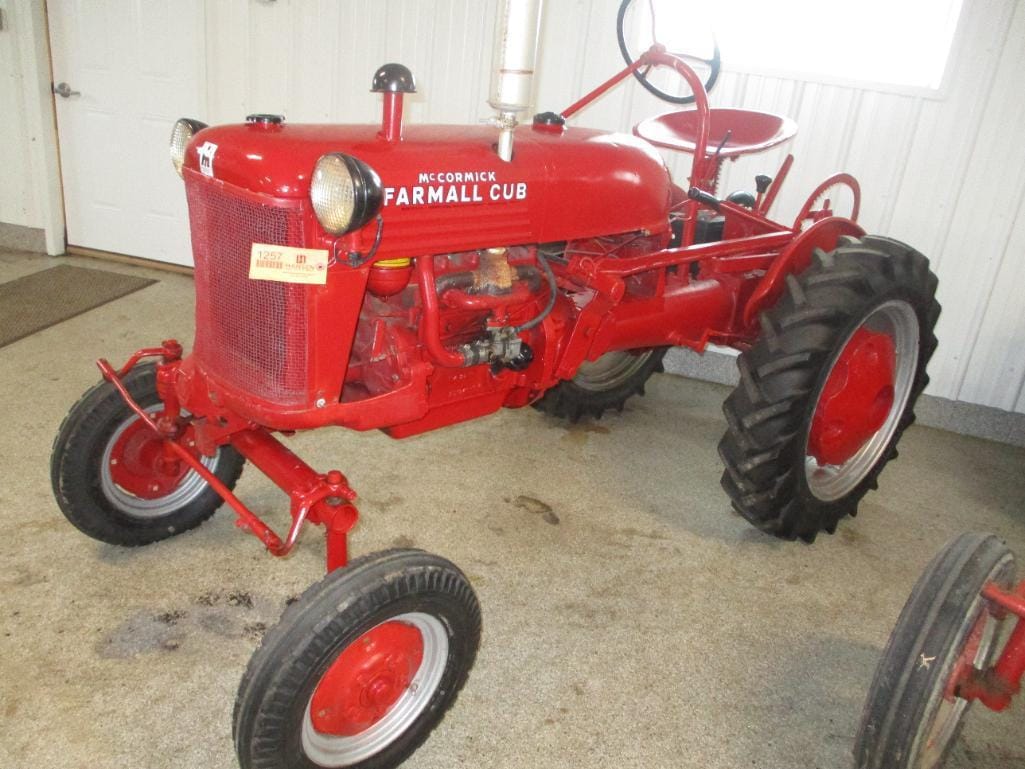 Main image Farmall Cub