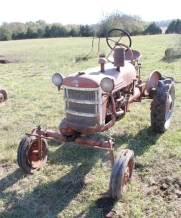 Main image Farmall Cub