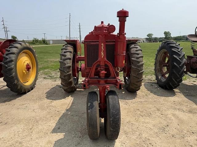 Image of Farmall F-20 equipment image 1
