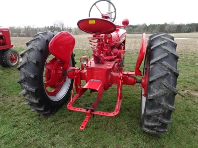 Image of Farmall H equipment image 4