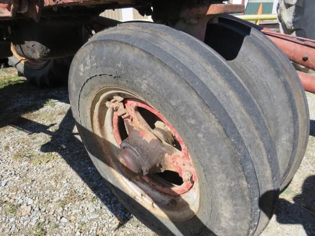 Image of Farmall H equipment image 3
