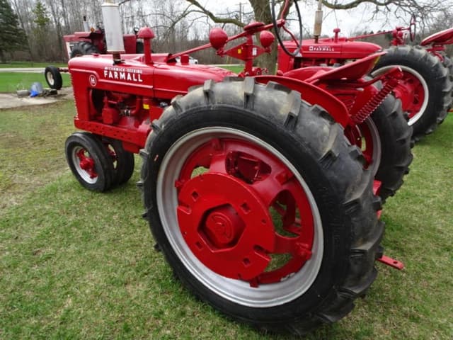 Image of Farmall H equipment image 4