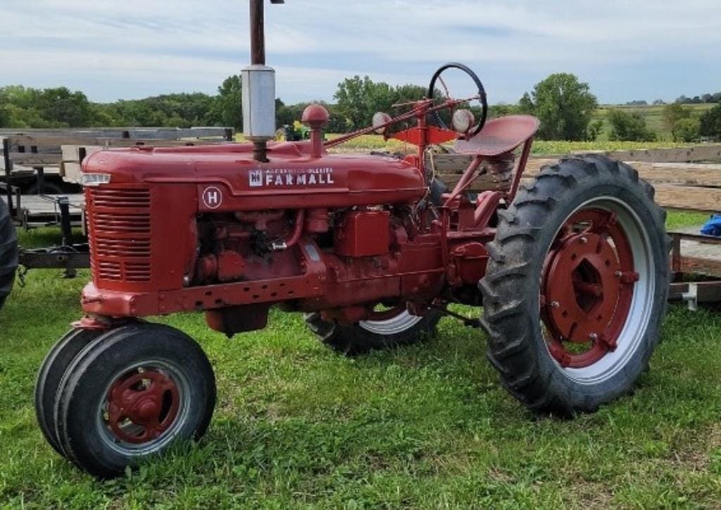 Main image Farmall H