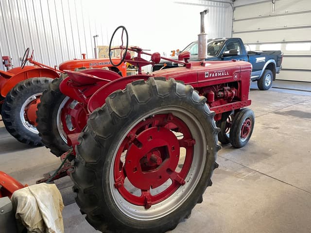 Image of Farmall H equipment image 3