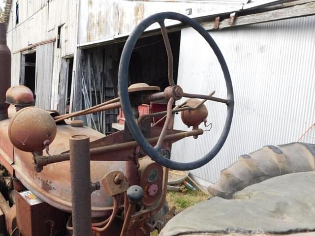 Image of Farmall H equipment image 4