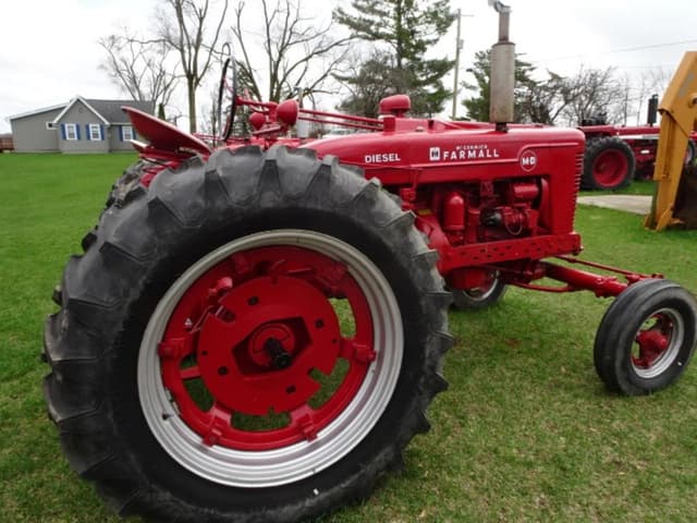 Image of Farmall MD equipment image 3