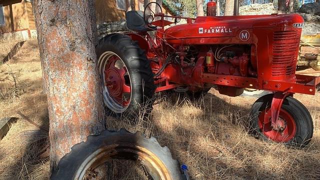 Image of Farmall M equipment image 1