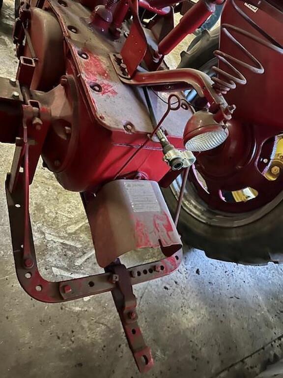 Image of Farmall M equipment image 3