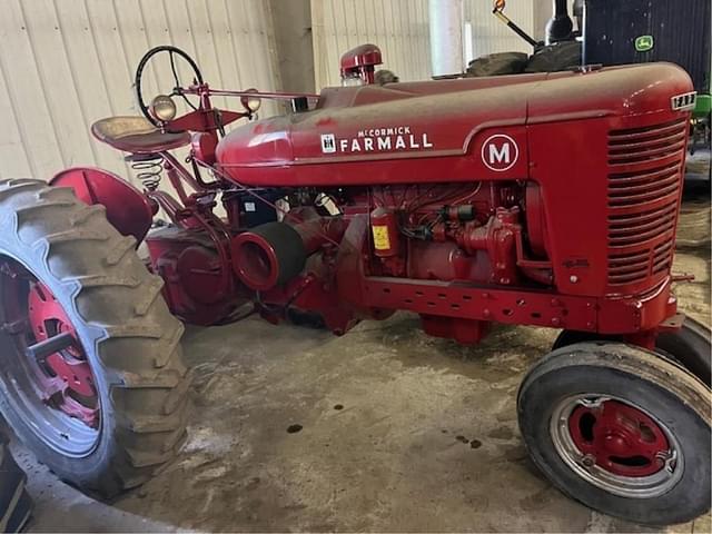 Image of Farmall M equipment image 1