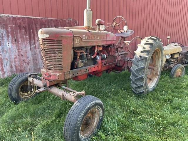 Image of Farmall M equipment image 1