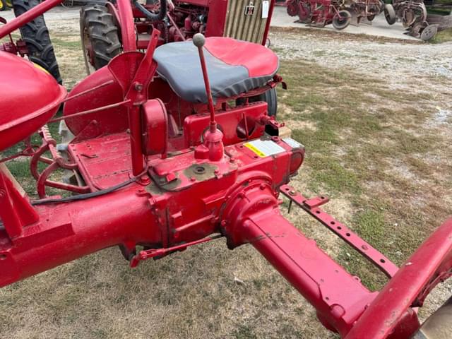 Image of Farmall B equipment image 4