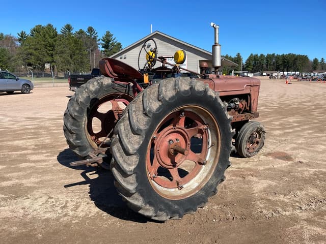 Image of Farmall H equipment image 4