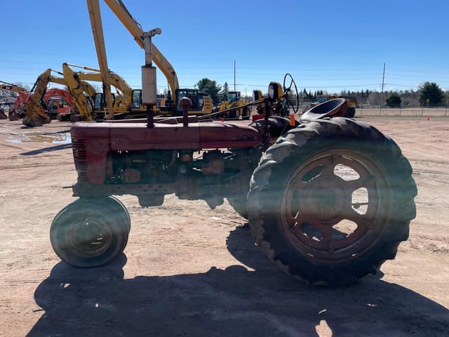 Image of Farmall H equipment image 1