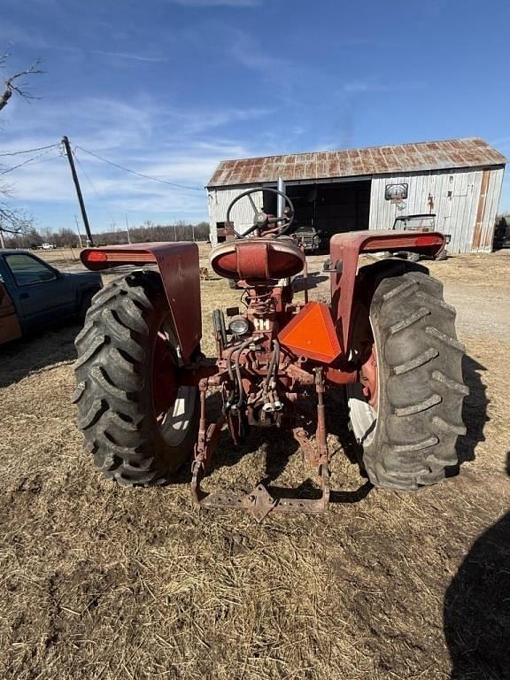 Image of Farmall 460 equipment image 3