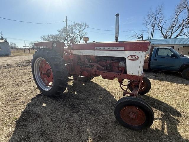 Image of Farmall 460 equipment image 2