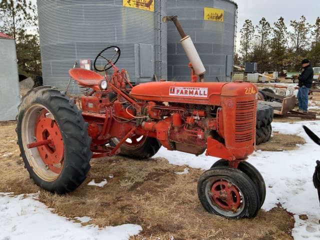 Image of Farmall Super C equipment image 1