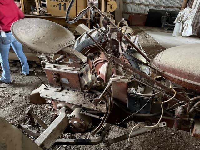 Image of Farmall Super C equipment image 1