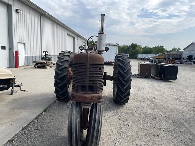 Image of Farmall Super H equipment image 1