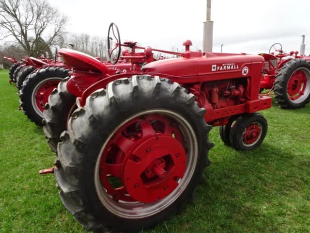Image of Farmall Super M equipment image 2