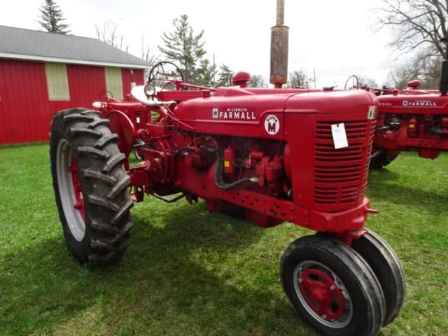 Image of Farmall Super M equipment image 1