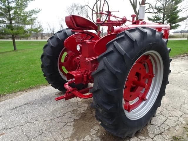 Image of Farmall Super M-TA equipment image 3