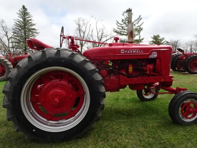 Image of Farmall Super M-TA equipment image 3