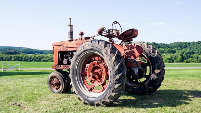 Image of Farmall Super M equipment image 3