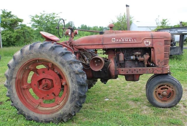 Image of Farmall Super M equipment image 1
