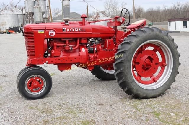 Image of Farmall Super M equipment image 4