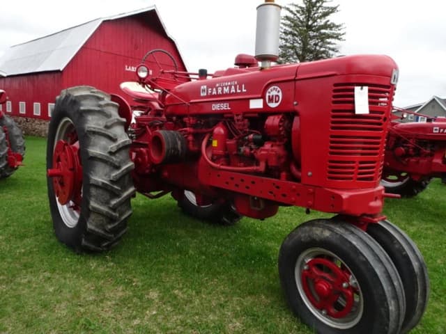 Image of Farmall Super MD equipment image 1