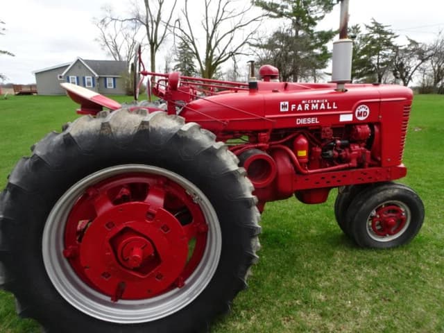 Image of Farmall Super MD equipment image 2