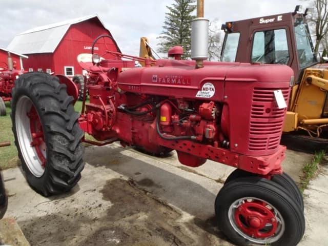 Image of Farmall Super MD-TA equipment image 1