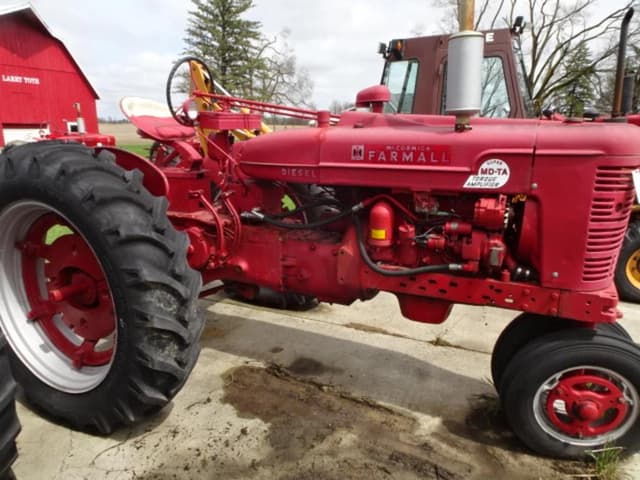 Image of Farmall Super MD-TA equipment image 2