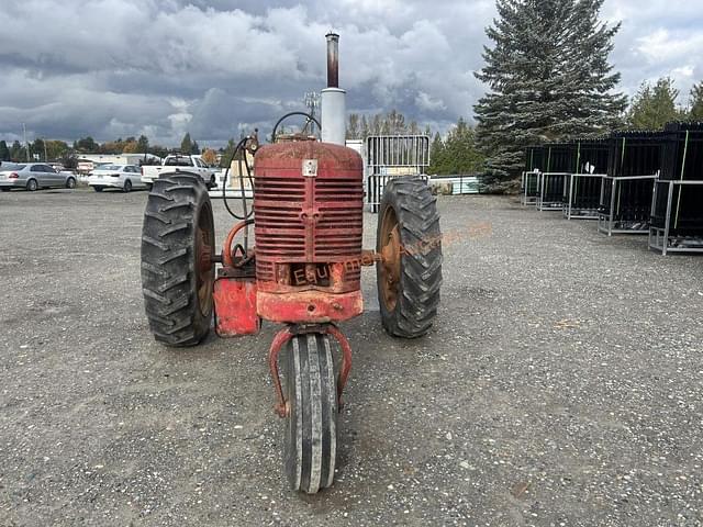 Image of Farmall M equipment image 1