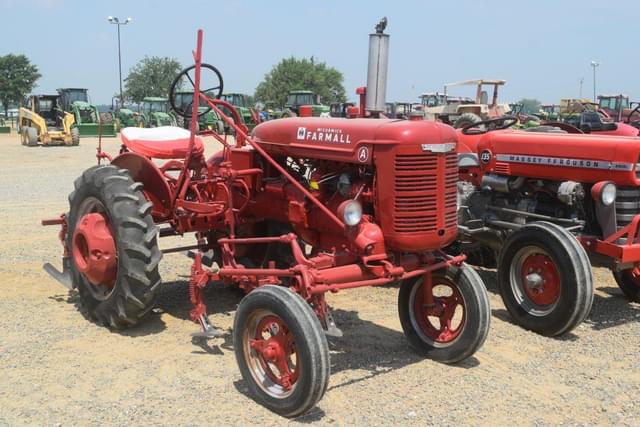 Image of Farmall A equipment image 3