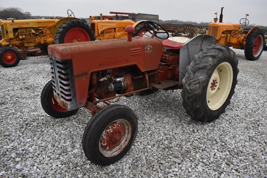 Main image International Harvester B-250