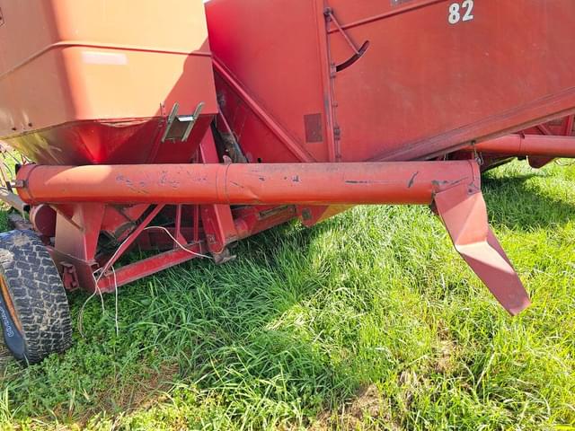 Image of International Harvester 82 equipment image 3
