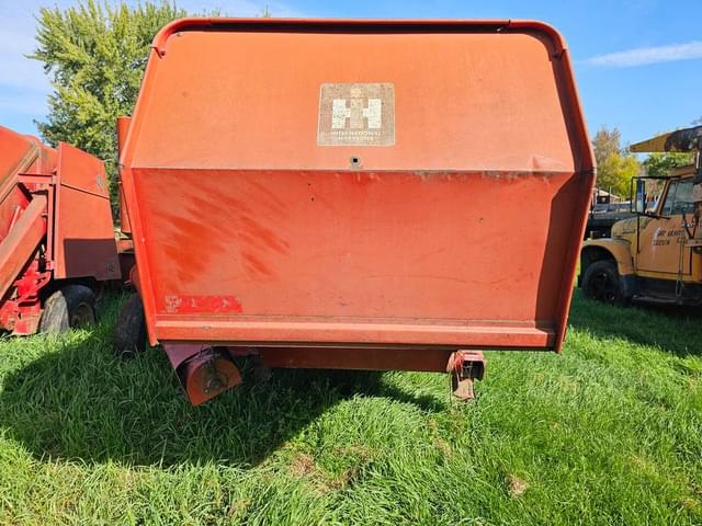 Image of International Harvester 82 equipment image 4