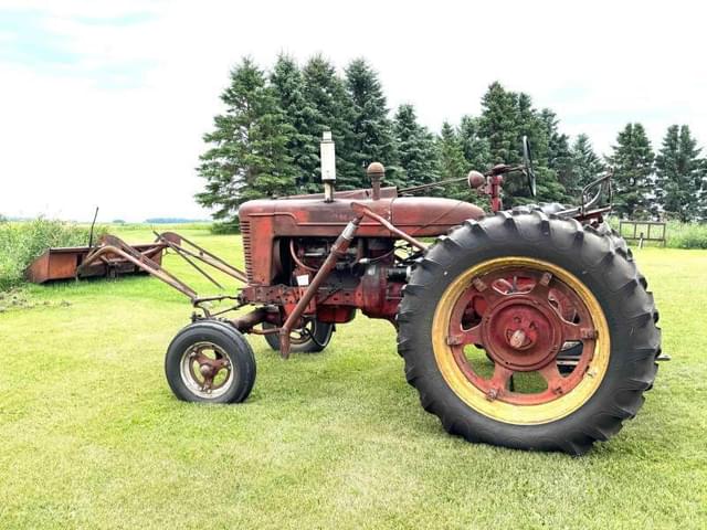 Image of Farmall M equipment image 2
