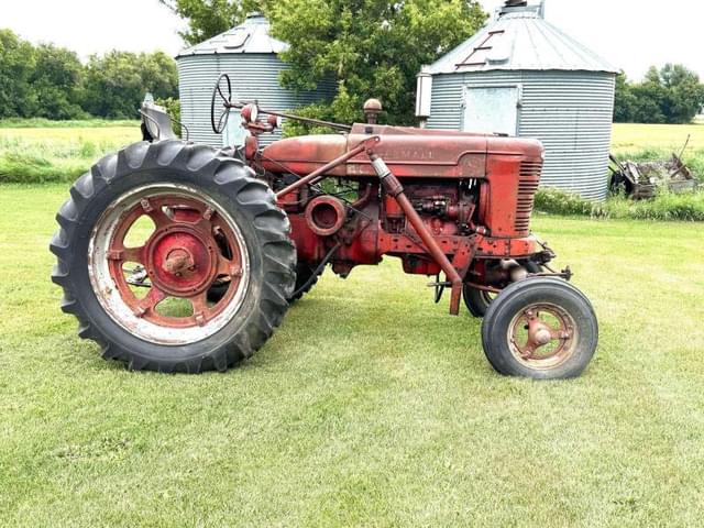 Image of Farmall M equipment image 3