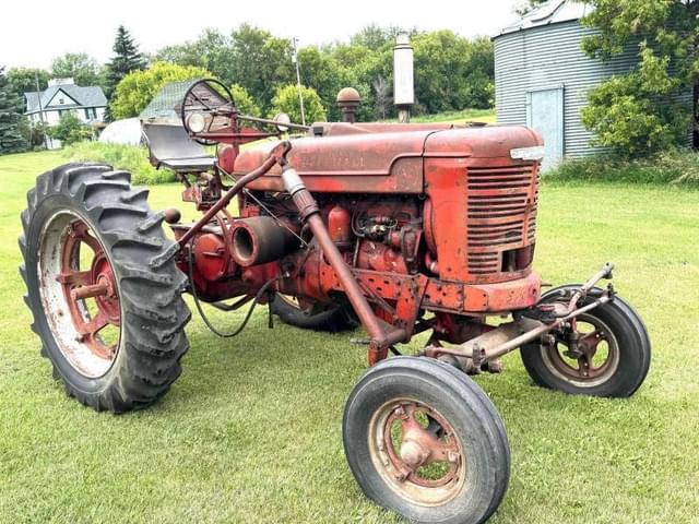 Image of Farmall M equipment image 1