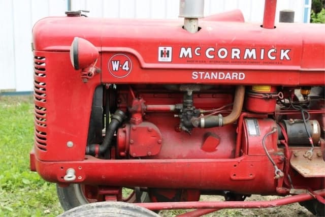 Image of McCormick-Deering W-4 equipment image 2