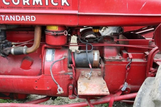 Image of McCormick-Deering W-4 equipment image 4