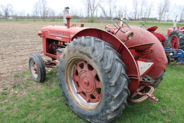 Image of McCormick-Deering WD-9 equipment image 3