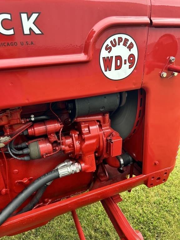 Image of McCormick-Deering WD-9 equipment image 3