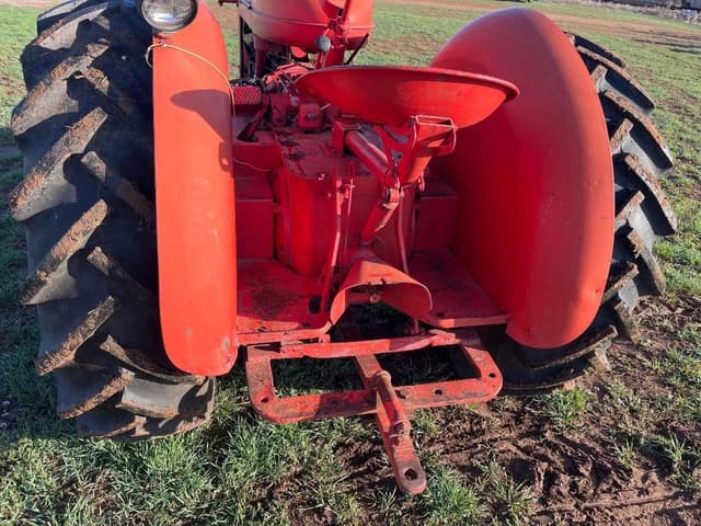 Image of International Harvester W-6 equipment image 4