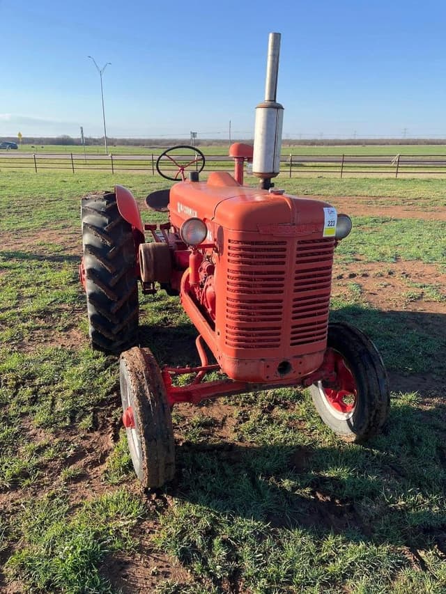 Image of International Harvester W-6 equipment image 1